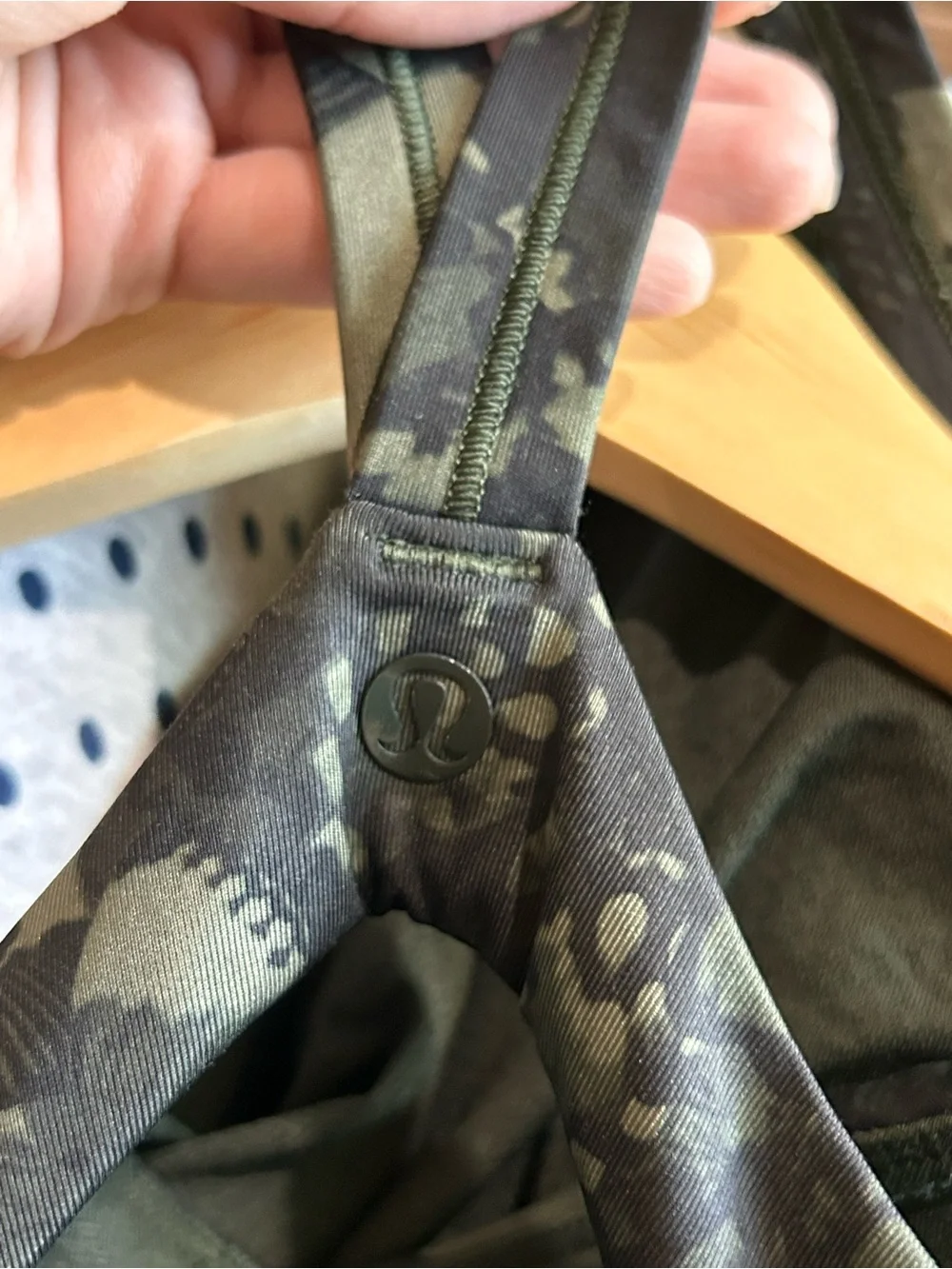 Lululemon Green Butterfly Wrap It Up Tank Top Criss Cross Back 6
